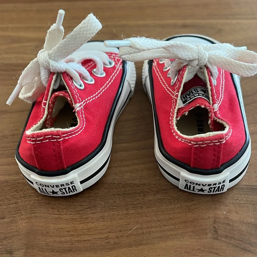 Red Converse all star Chuck Taylor shoes sneakers size 3 toddler